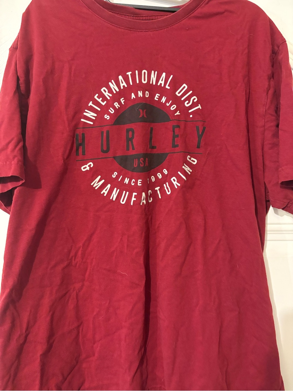 Hurley International Dist. Surf and Enjoy Graphic T-Shirt Red